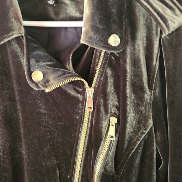 Velvety luxurious Jacket - Picture 3 of 7